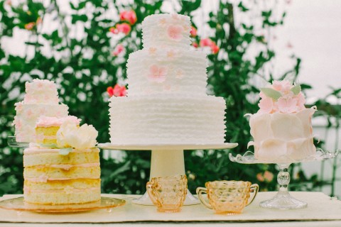 flower-farm-wedding-inspiration-cakes